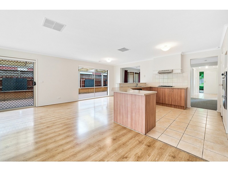 140 The Promenade, Narre Warren South VIC 3805