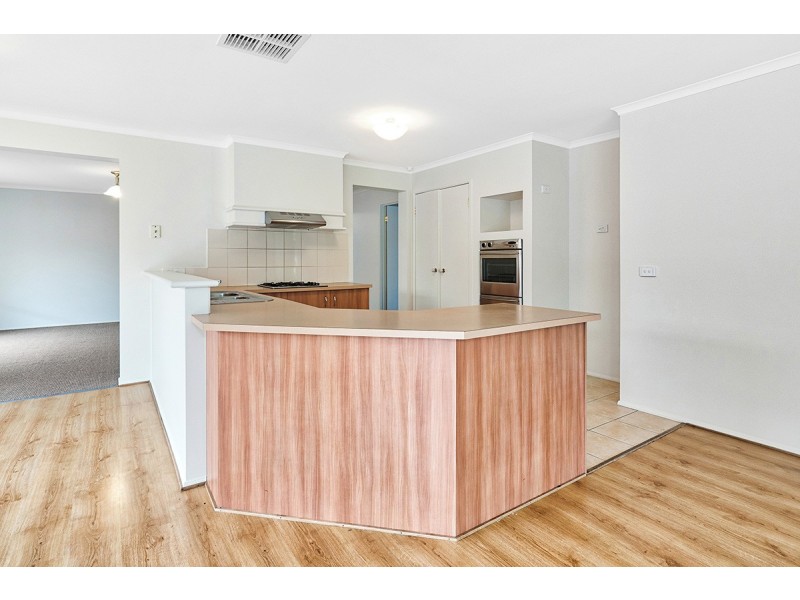 140 The Promenade, Narre Warren South VIC 3805