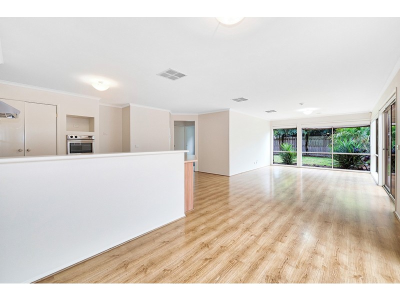 140 The Promenade, Narre Warren South VIC 3805