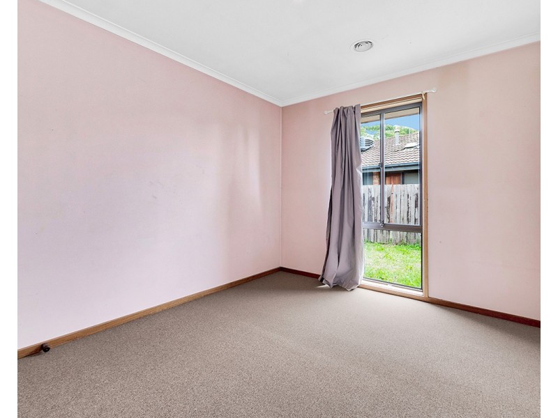 27 Blaxland Avenue, Cranbourne North VIC 3977