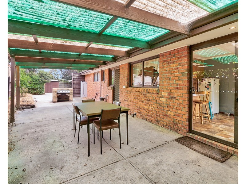 27 Blaxland Avenue, Cranbourne North VIC 3977