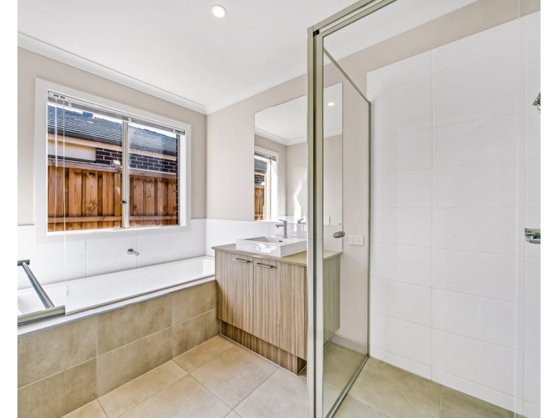 136 Morison Road, Clyde VIC 3978