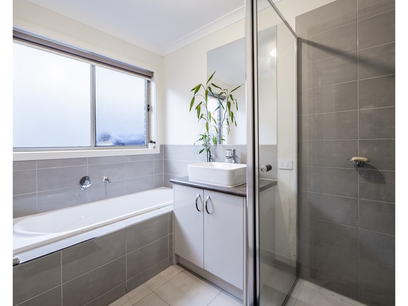 58 Fenway Boulevard, Clyde North VIC 3978