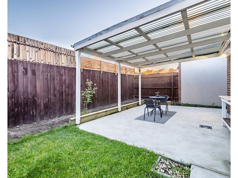 58 Fenway Boulevard, Clyde North VIC 3978