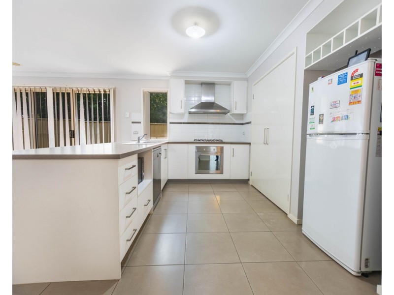 59 Broad Oak Drive, Cranbourne East VIC 3977