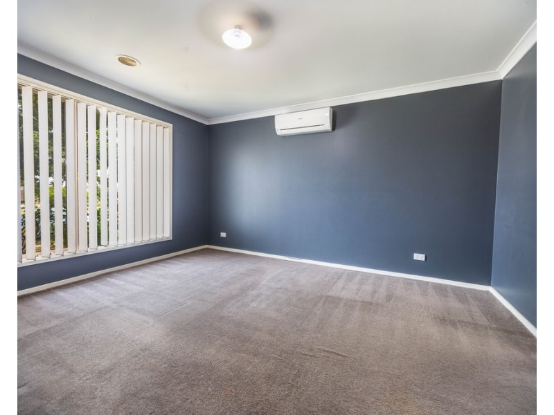 59 Broad Oak Drive, Cranbourne East VIC 3977