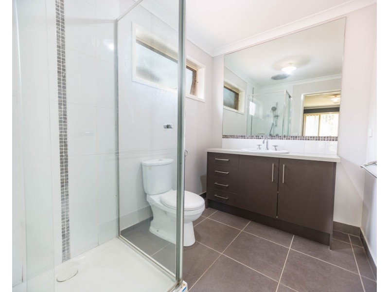 59 Broad Oak Drive, Cranbourne East VIC 3977