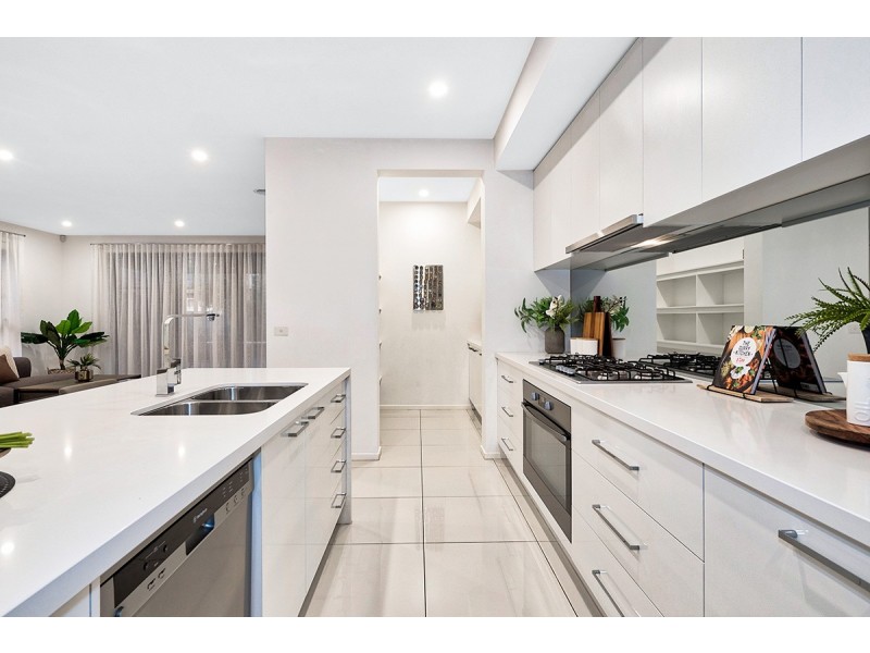 21 Strikeline Crescent, Clyde North VIC 3978