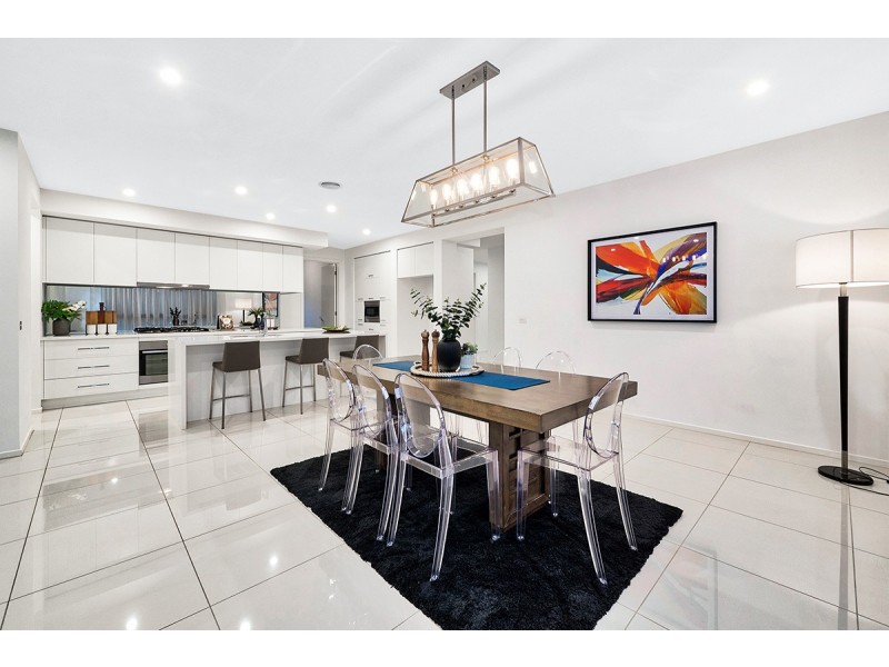 21 Strikeline Crescent, Clyde North VIC 3978