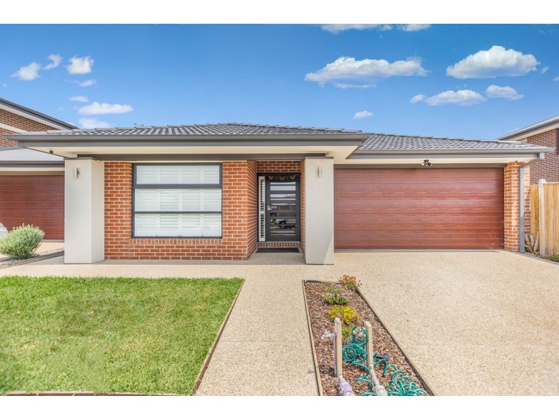21 Romulus Crescent, Cranbourne West VIC 3977