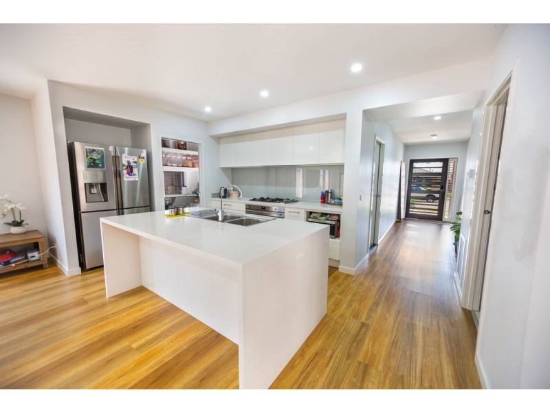 21 Romulus Crescent, Cranbourne West VIC 3977