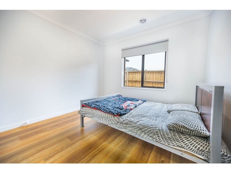 21 Romulus Crescent, Cranbourne West VIC 3977