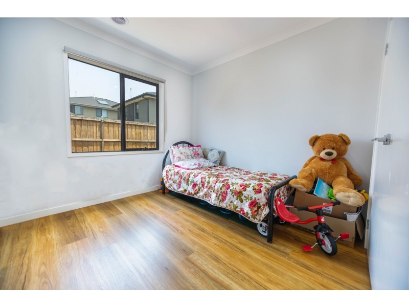 21 Romulus Crescent, Cranbourne West VIC 3977