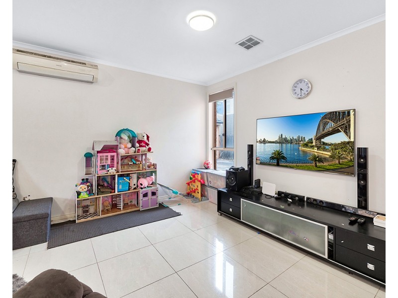 2/19 Robert Street, Dandenong VIC 3175