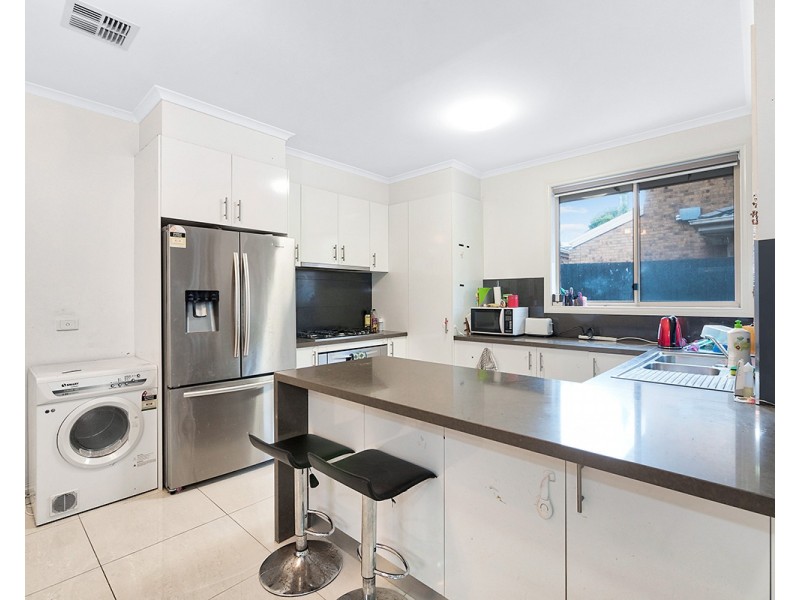 2/19 Robert Street, Dandenong VIC 3175