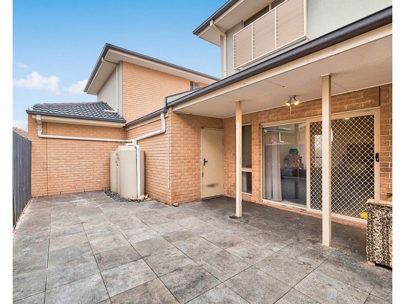 2/19 Robert Street, Dandenong VIC 3175