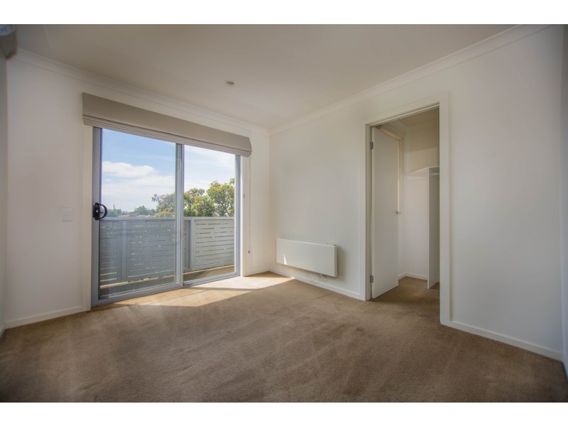 6 Manna Row, Officer VIC 3809