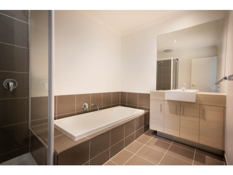 6 Manna Row, Officer VIC 3809