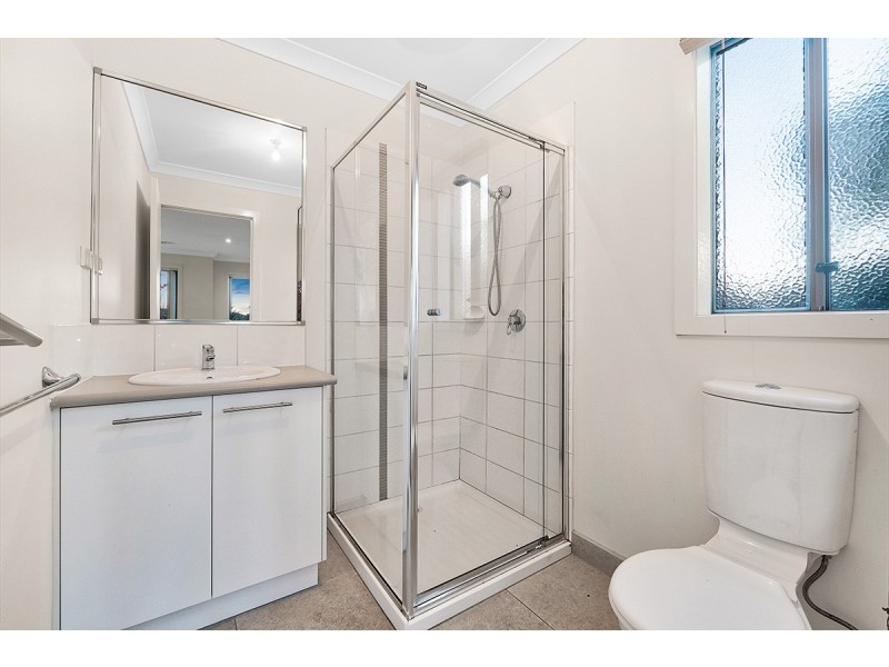 7 Beauchamp Way, Cranbourne East VIC 3977