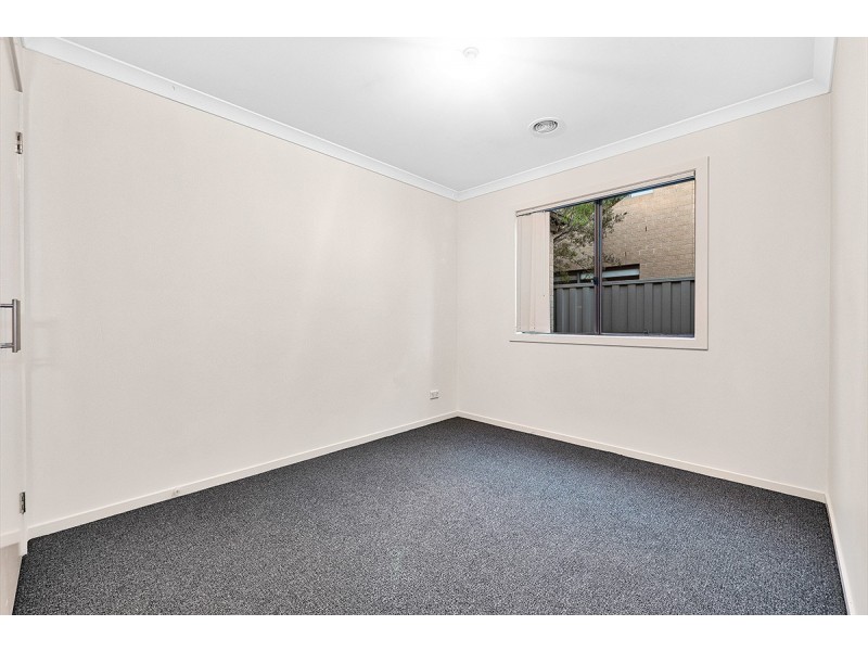 7 Beauchamp Way, Cranbourne East VIC 3977