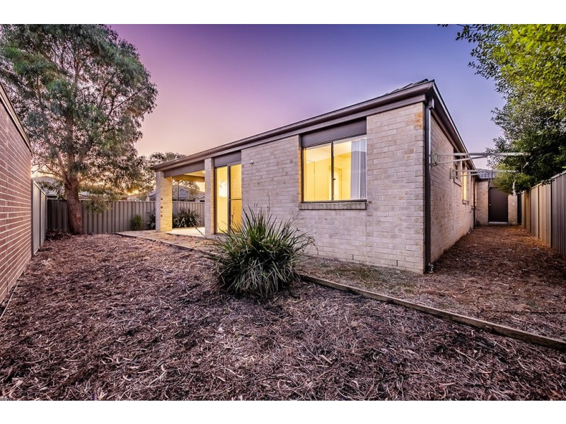 7 Beauchamp Way, Cranbourne East VIC 3977