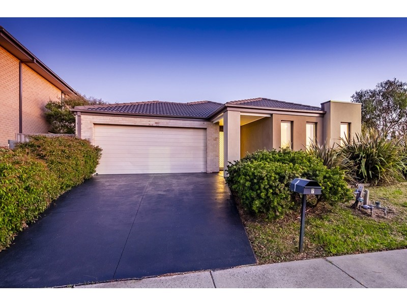 7 Beauchamp Way, Cranbourne East VIC 3977
