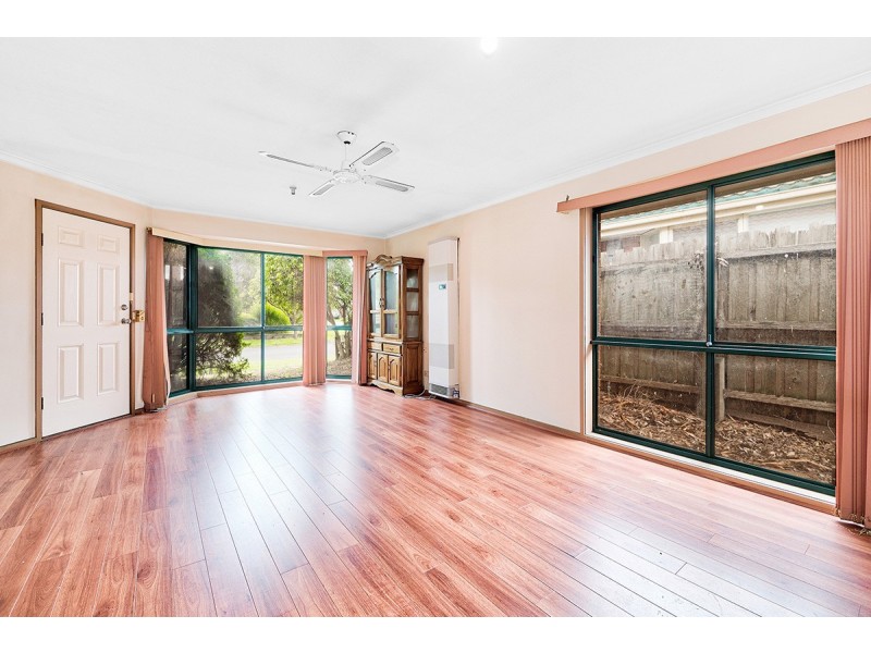 10 Rachel Drive, Cranbourne North VIC 3977