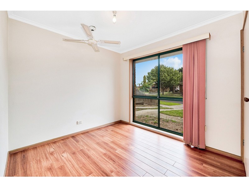 10 Rachel Drive, Cranbourne North VIC 3977