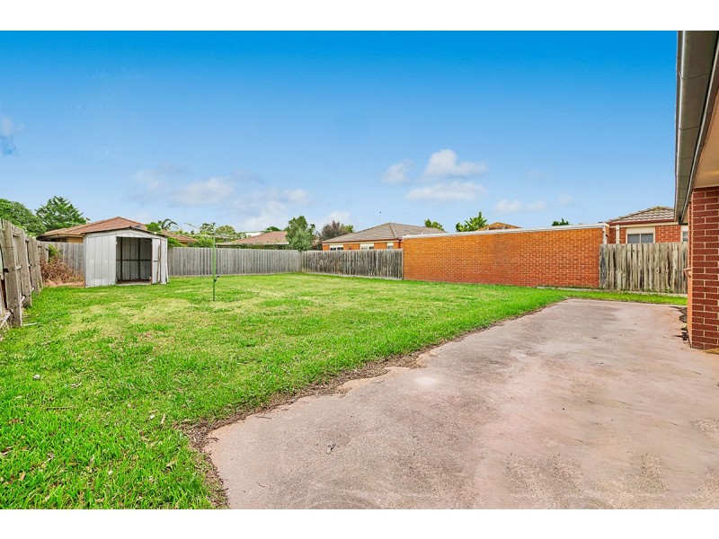 10 Rachel Drive, Cranbourne North VIC 3977