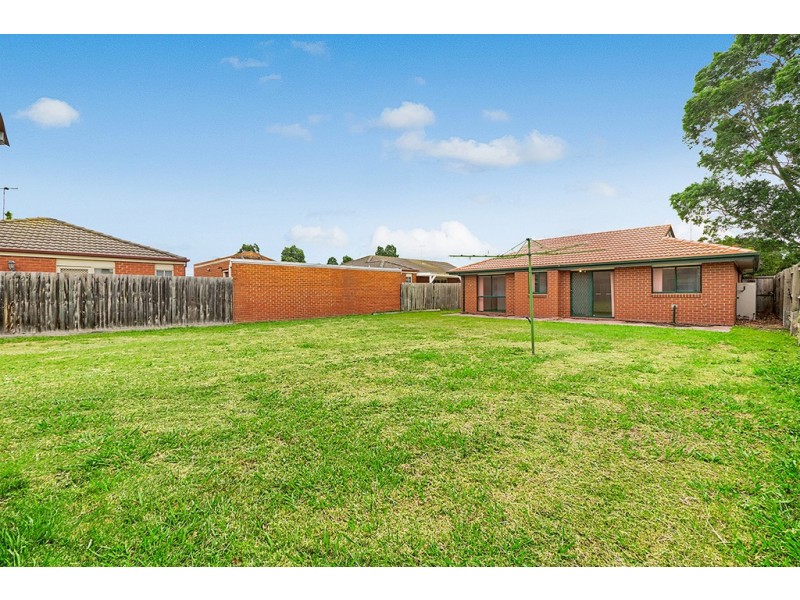 10 Rachel Drive, Cranbourne North VIC 3977