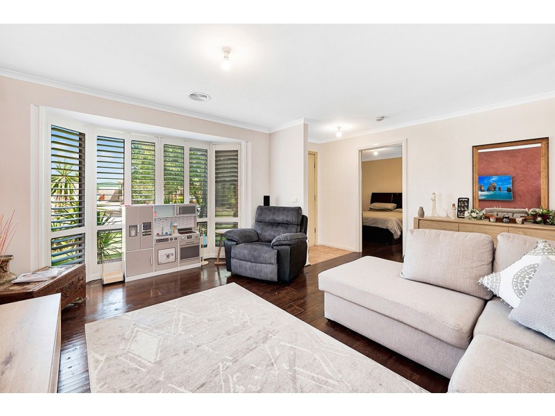 12 Genoa Way, Cranbourne West VIC 3977