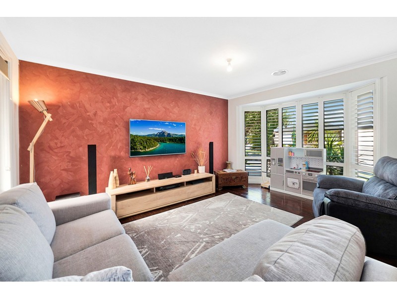 12 Genoa Way, Cranbourne West VIC 3977