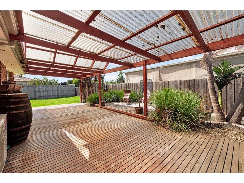 12 Genoa Way, Cranbourne West VIC 3977