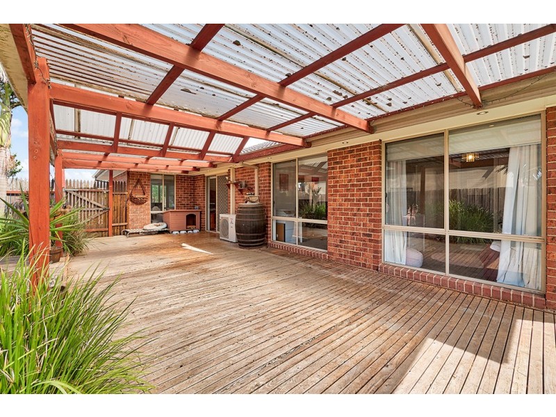 12 Genoa Way, Cranbourne West VIC 3977
