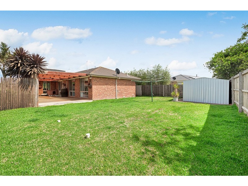 12 Genoa Way, Cranbourne West VIC 3977
