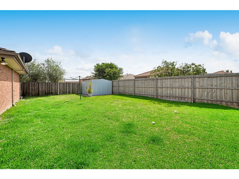 12 Genoa Way, Cranbourne West VIC 3977