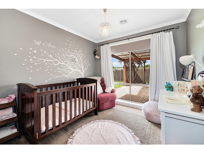 12 Genoa Way, Cranbourne West VIC 3977