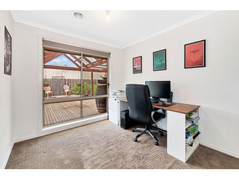 12 Genoa Way, Cranbourne West VIC 3977