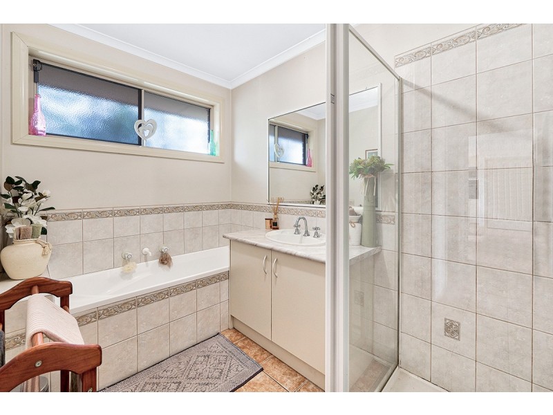 12 Genoa Way, Cranbourne West VIC 3977