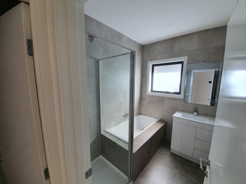 2/21 Rouse Street, Cranbourne VIC 3977