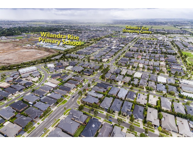 100 Selandra Boulevard, Clyde North VIC 3978