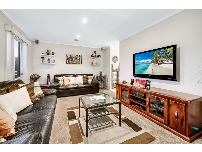 5 Tad Court, Cranbourne North VIC 3977