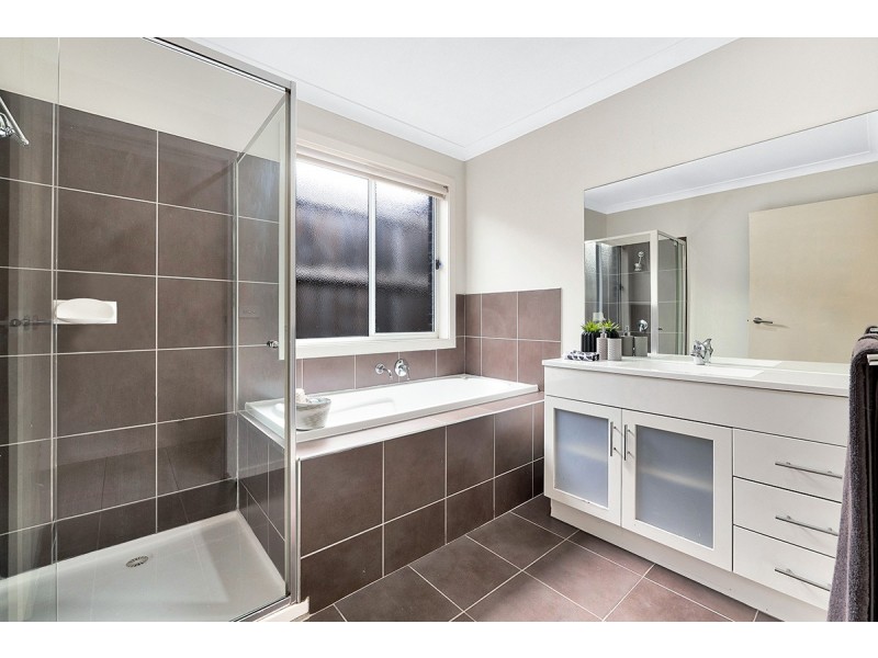 17 Tetrabine Way, Lyndhurst VIC 3975