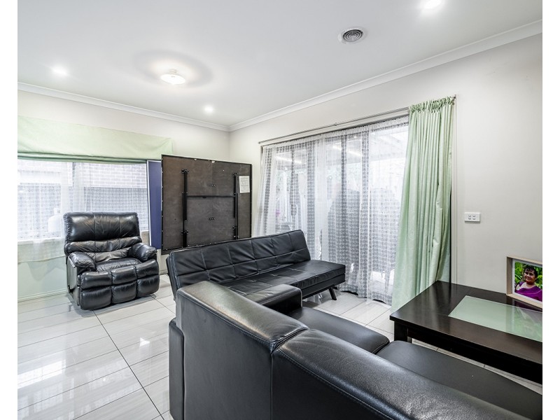 113 Selandra Boulevard, Clyde North VIC 3978