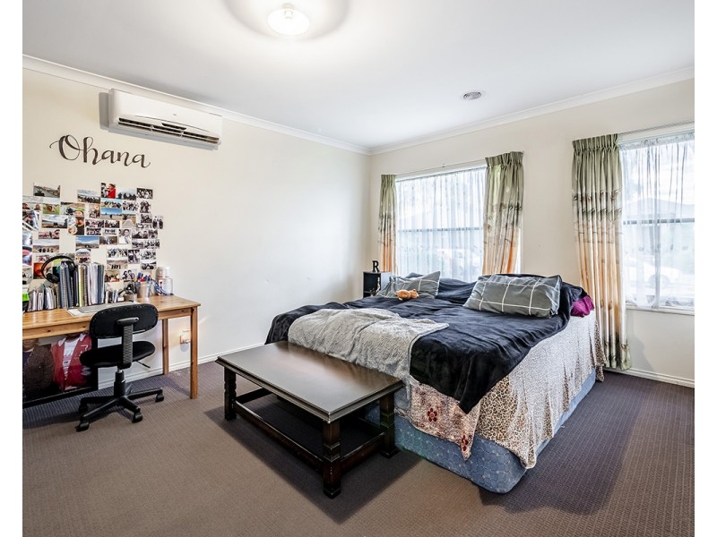 113 Selandra Boulevard, Clyde North VIC 3978