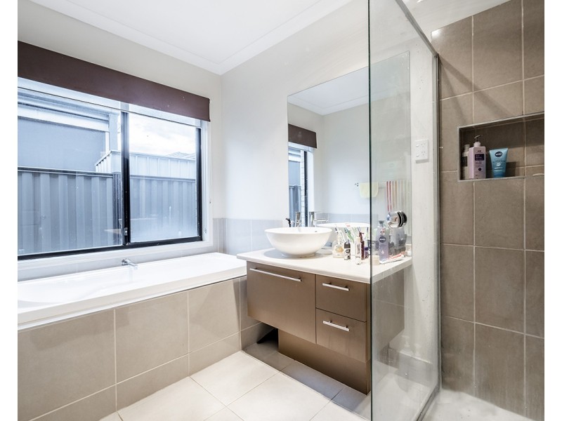 113 Selandra Boulevard, Clyde North VIC 3978