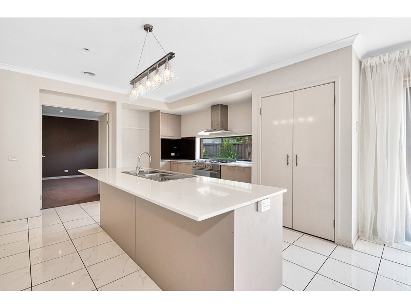 14 Caribbean Pine Court, Lyndhurst VIC 3975