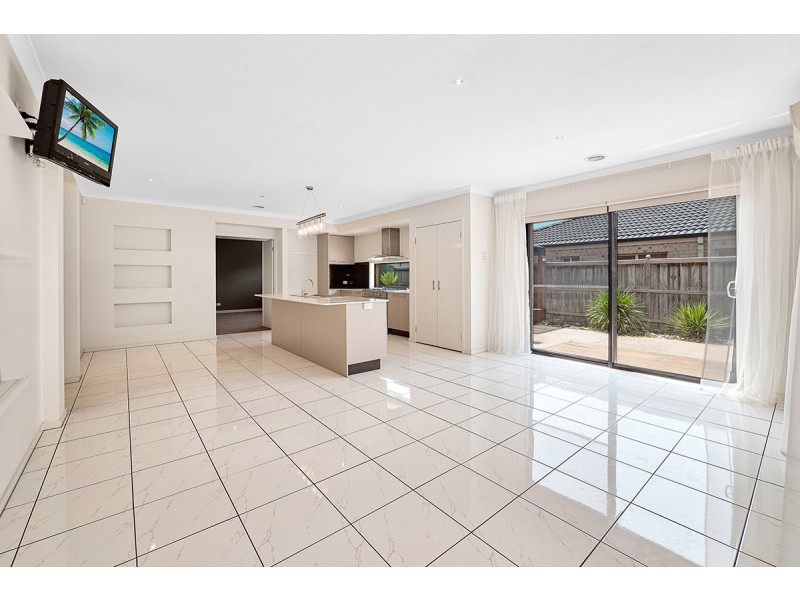 14 Caribbean Pine Court, Lyndhurst VIC 3975