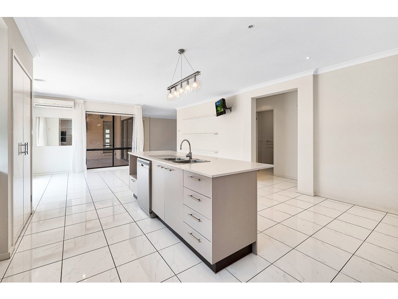 14 Caribbean Pine Court, Lyndhurst VIC 3975