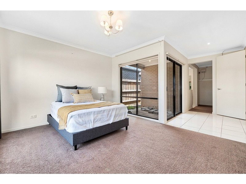 14 Caribbean Pine Court, Lyndhurst VIC 3975